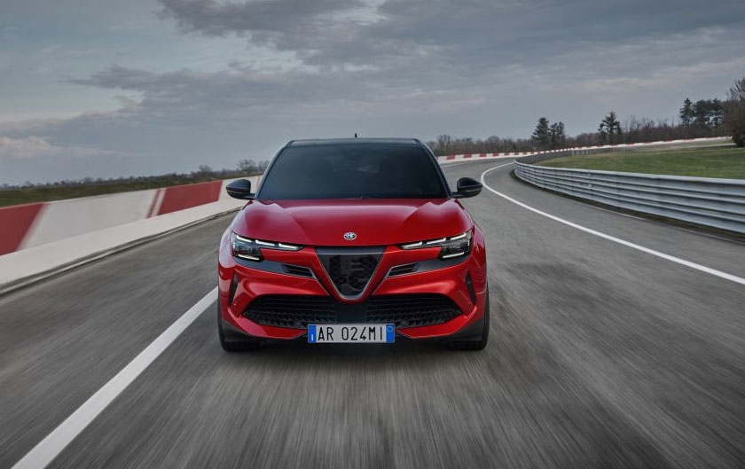 Alfa Romeo Junior Veloce inaugure le nouveau moteur 100% électrique 280 chevaux