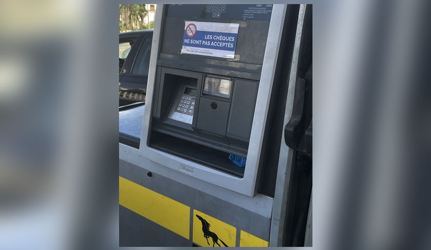 Le paiement par chque est interdit et cest une entreprise publique qui ouvre le bal !

