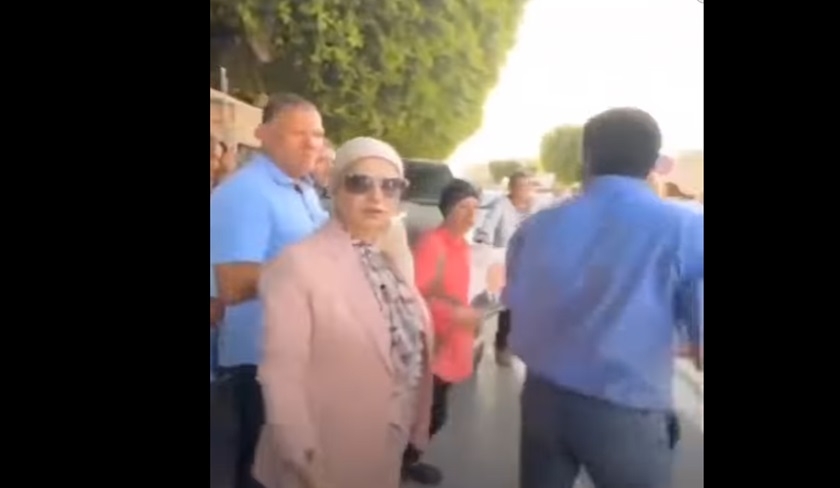 Atika Chebil, belle-sœur de Kaïs Saïed, prise à partie lors de la campagne à Sfax