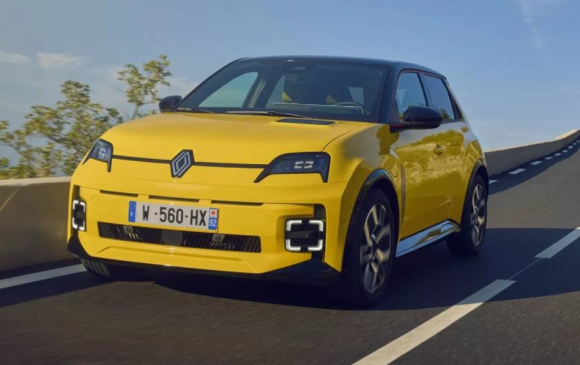 Renault 5 E-Tech electric avec Alpine A290 finalistes pour la