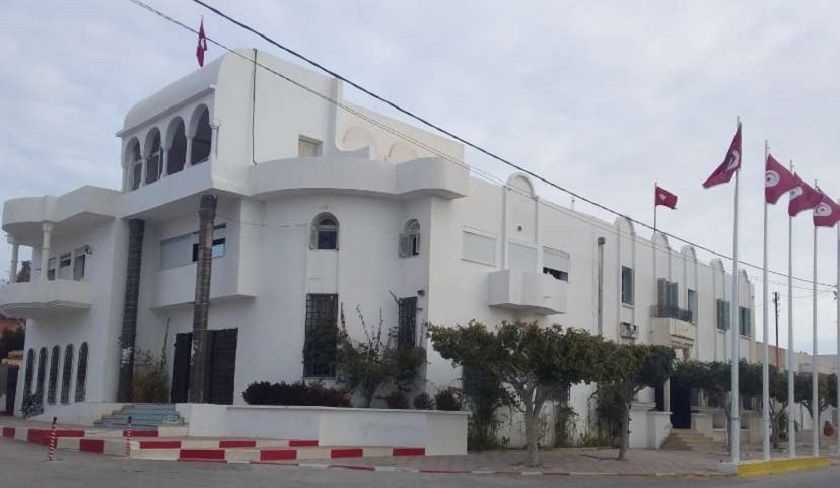 Kasserine : un employé municipal suspecté d’avoir aspergé le secrétaire général d’essence