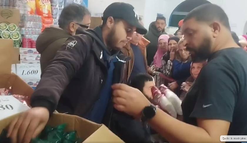 En vido : zokra et tabbal pour acceuillir le th et le sucre  Mateur ! 