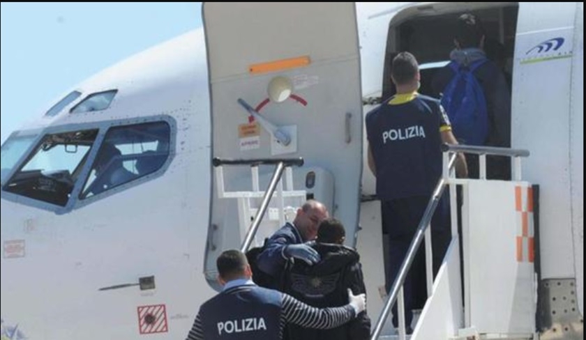 Italie - Deux migrants irréguliers expulsés vers la Tunisie