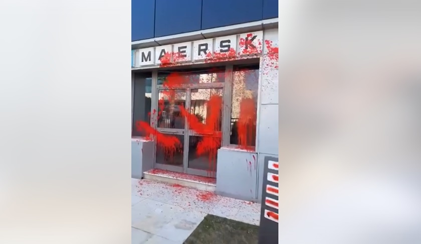 Vandalisme et échanges d'hostilités devant le siège de Maersk à Tunis