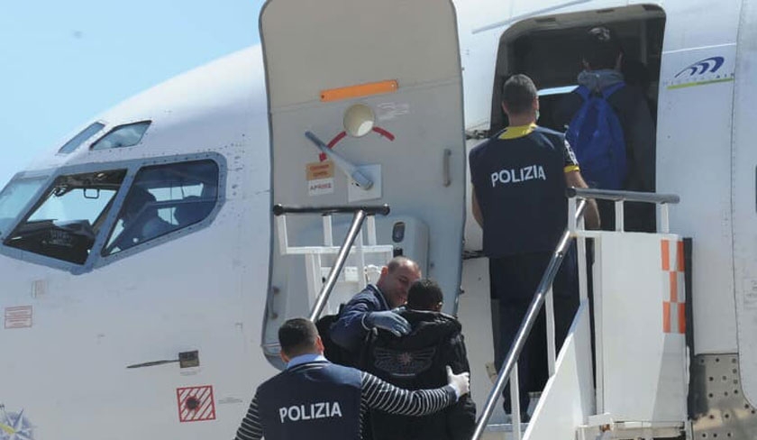 Refusant dtre expuls dItalie, un migrant tunisien se suicide

