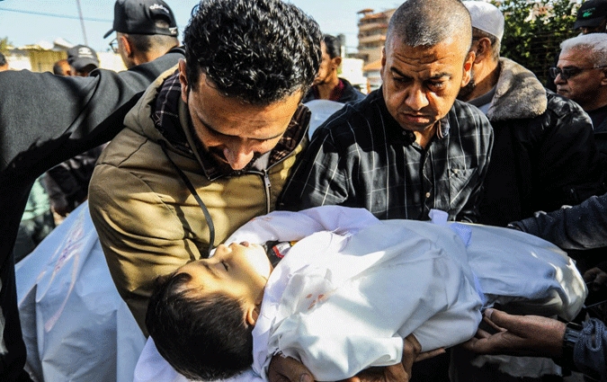 De nombreuses personnes, dont des enfants, auraient été tuées et blessées lors de l'attaque. 31 mars 2025 (Photo par Abed Rahim Khatib / ANADOLU / Anadolu via AFP)