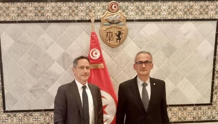 Mohamed Ben Ayed et Joey Hood discutent des nouvelles taxes américaines sur les exportations tunisiennes