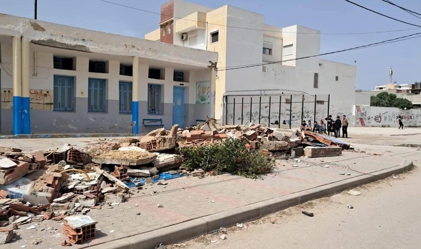 Sidi Abdelhamid : des parents d’élèves protestent contre l’état préoccupant de l’infrastructure de l’école primaire