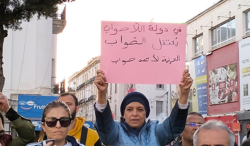En photos : la réaction éclair de la rue après l'arrestation d'Ahmed Souab