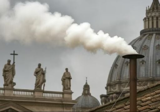 Fume blanche ou noire : le code couleur dcisif du conclave