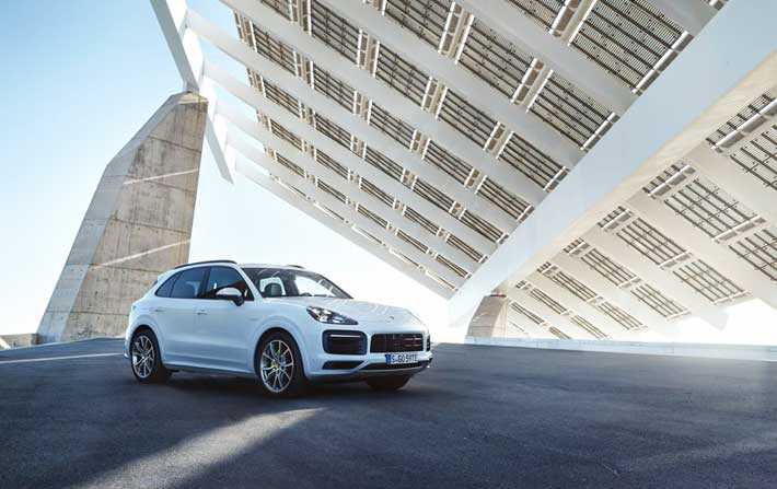Porsche présente son Cayenne E-Hybrid