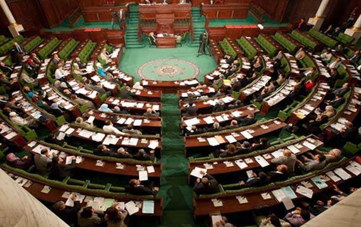 Dans le scepticisme, élection des membres de la cour constitutionnelle