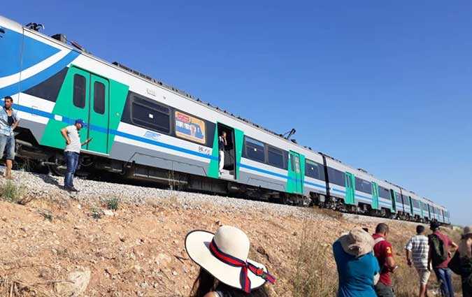 Train fou  la drive dans la banlieue sud de Tunis !