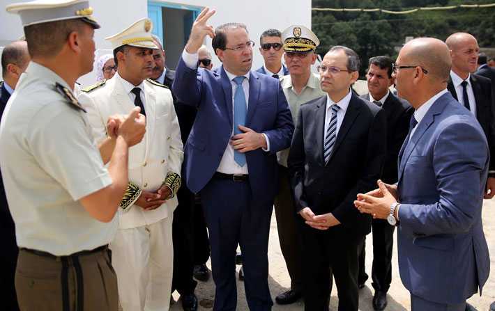 Youssef Chahed effectue une visite au passage frontalier de Babouch