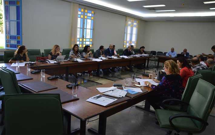 Ridha Chalghoum se réunit avec le bloc parlementaire Nidaa autour de la Loi de finances 2019
