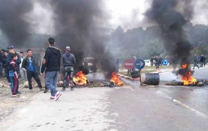 La Nationale Sousse-Kairouan bloque par des manifestants