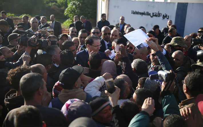 Youssef Chahed se rend à Douar Hicher
