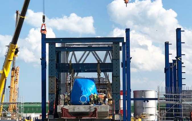 Projet de la Centrale Electrique à Cycle Combiné de Radès « C » La Turbine à Gaz et son Alternateur, deux Pièces Maîtresses du Projet, sont arrivées et déjà installées sur site