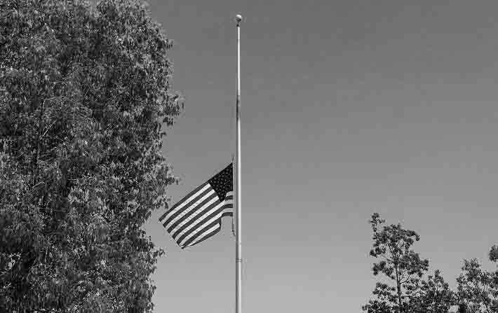 Ambassade US  Tunis - Drapeau en berne en hommage  BCE

 