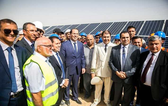 Tozeur : Youssef Chahed inaugure deux centrales photovoltaques