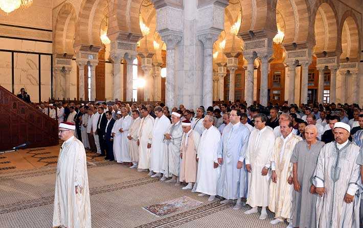 Ennaceur, Chahed et Mourou effectuent la prire de lAd  la Mosque Malek Ibn Anas
