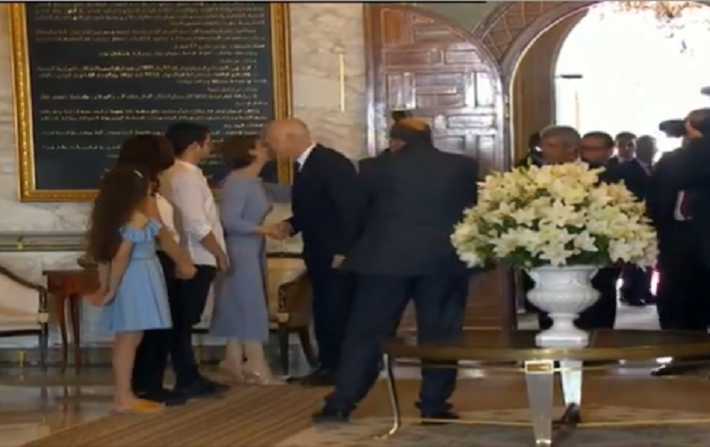 Kaïs Saïed, le baiser arraché !