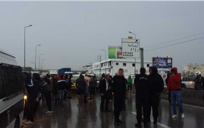 La circulation automobile entrave par les pluies

