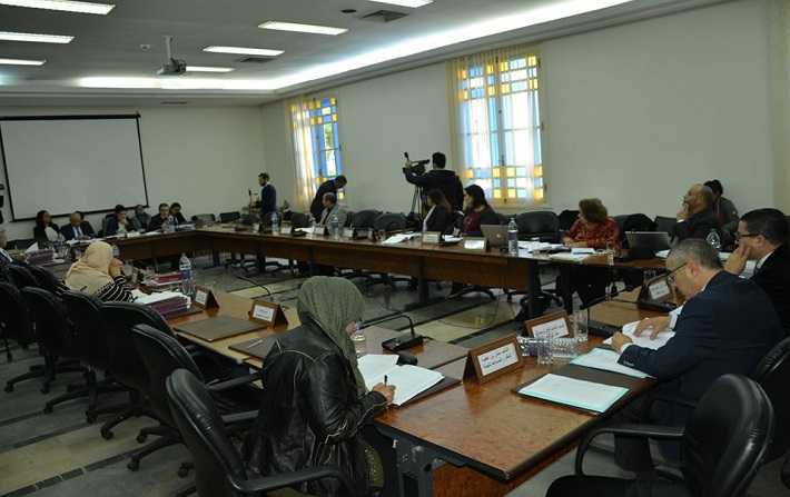 La commission des finances provisoire examine les articles de la LF 2020