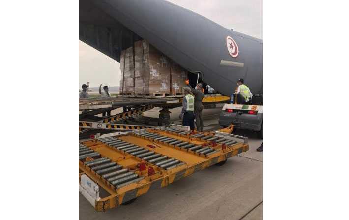 Covid-19: l’avion militaire tunisien arrive en Chine et reçoit la commande médicale