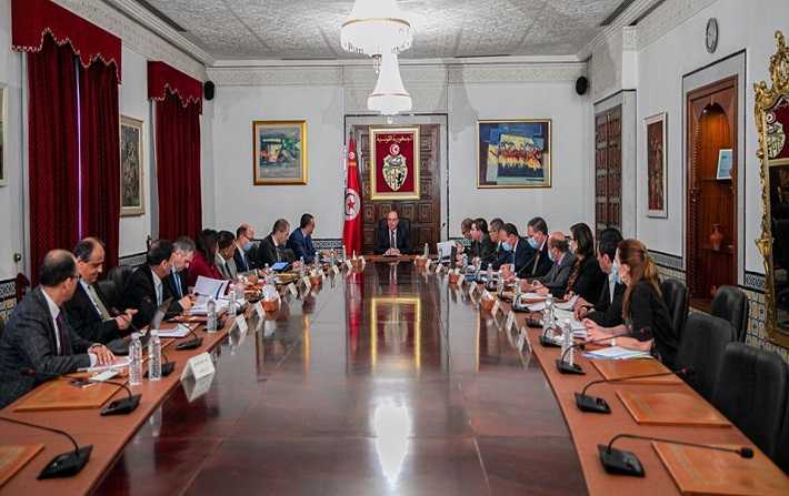 Elyes Fakhfakh prside un conseil ministriel ddi au vote de projets de loi
