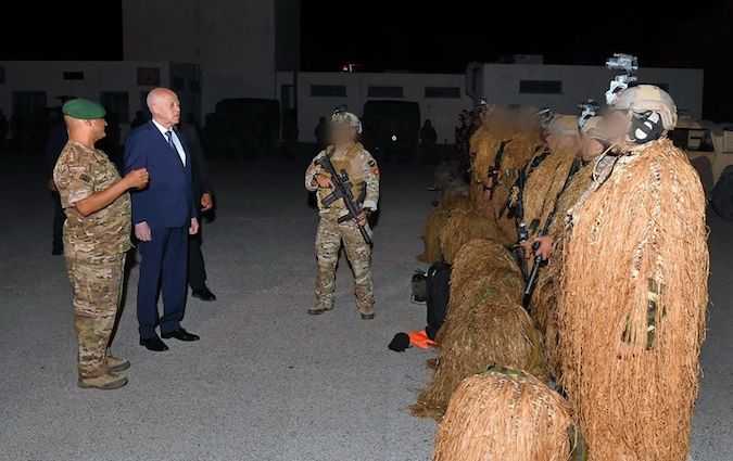 Kaïs Saïed en visite aux forces militaires spéciales et au ministère de l'Intérieur