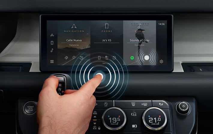 Covid-19 : Jaguar Land Rover dveloppe un cran tactile sans contact