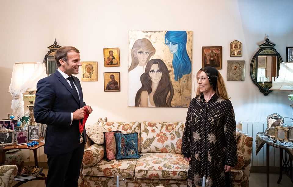 En visite  Beyrouth, Macron rencontre Fairouz


