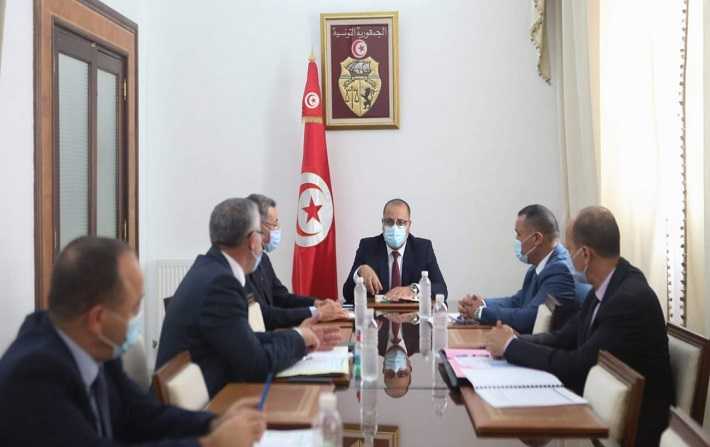 Hichem Mechichi se réunit avec le ministre de l’Intérieur Taoufik Charfeddine