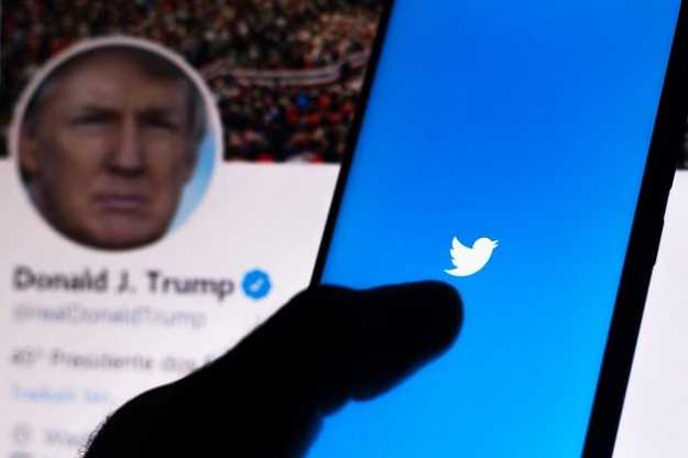 Le compte de Donald Trump suspendu provisoirement par Twitter

