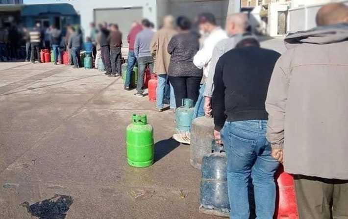 Photo du jour : Longues files dattente  Sfax pour se ravitailler en gaz !