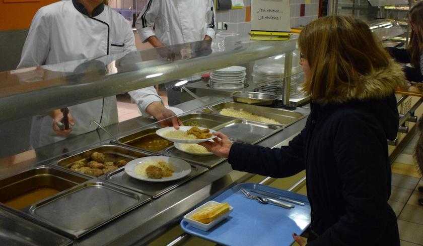 Pas de repas pour les lves du collge pilote de Sfax  cause de la pnurie de gaz 
