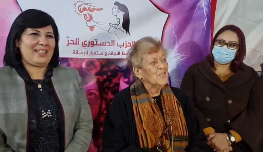 Salma Baccar rejoint le sit-in de Abir Moussi et lappelle  revoir sa position sur lgalit successorale

