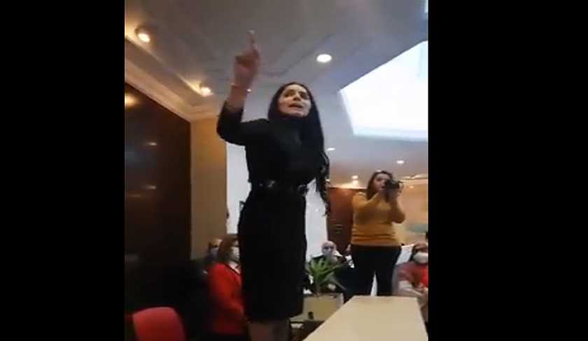 Olfa Hamdi du haut de sa chaise : Quand je prends en charge un projet, il réussit !