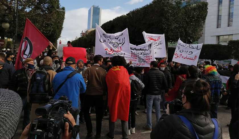 Plus de 99% des Tunisiens tiennent au drapeau tunisien