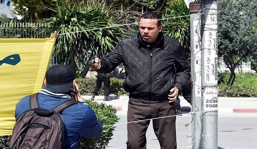 Le photographe de presse Islam Hakiri agress par la police puis arrt