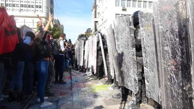 Les forces de lordre dcident de porter plainte contre les manifestants !