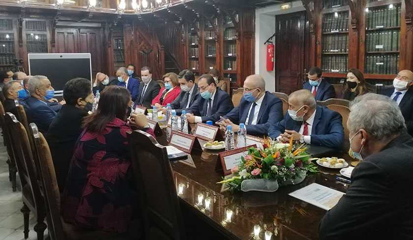 Signature d’un prêt syndiqué de 465 millions de dollars pour le financement du budget de l’Etat