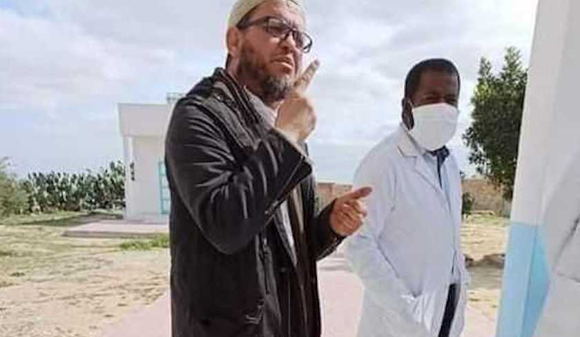 Enseignants en habit afghan – Le ministère de l’Éducation ordonne l’ouverture d’une enquête