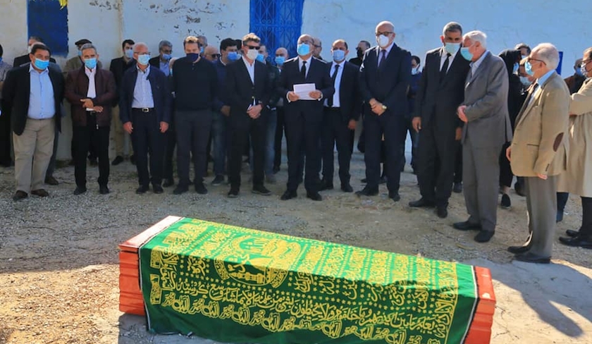 Hichem Mechichi assiste aux funrailles de lancien ministre de la Sant Sadeddine Zmerli
