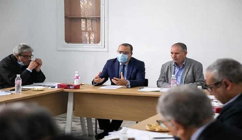 Hichem Mechichi assiste au lancement des travaux du Forum des entreprises publiques