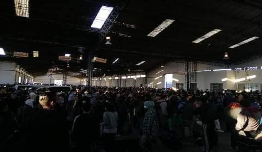 Les stations de transport toujours bondées