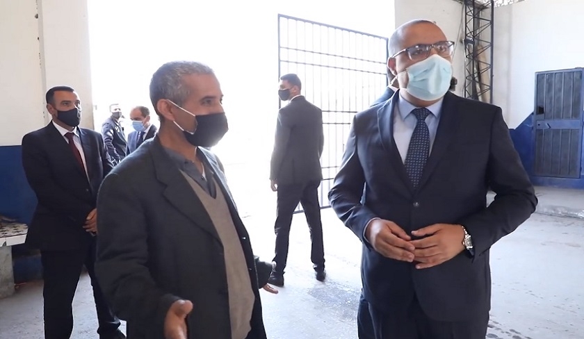 Mechichi constate l'application des protocoles sanitaires à Bab Alioua et Moncef Bey