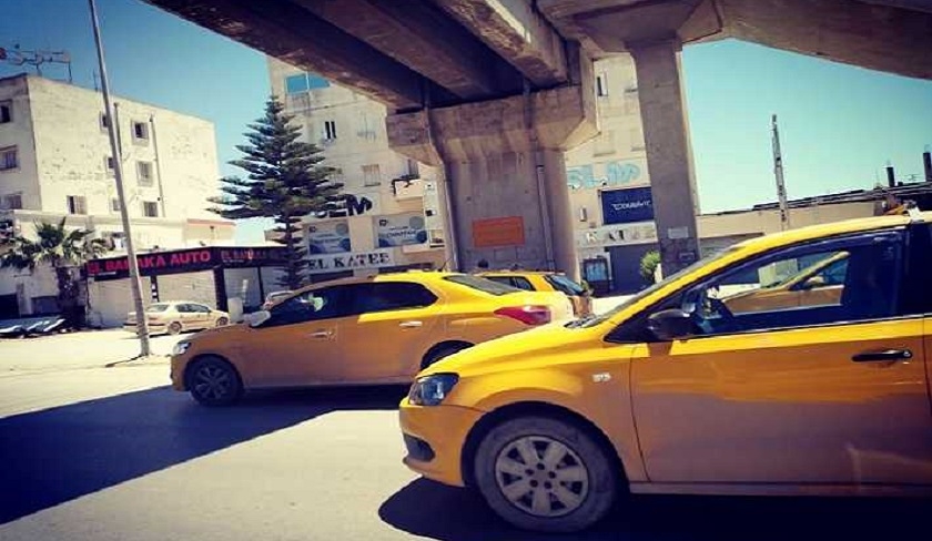 En photos - Manifestation des taxis et fermeture de la route X