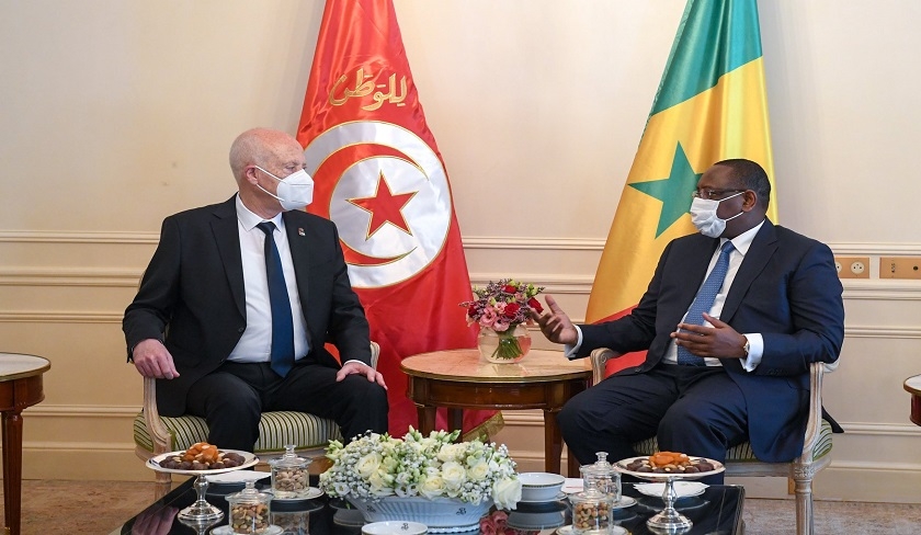 Kaïs Saïed rencontre le président sénégalais Macky Sall à Paris